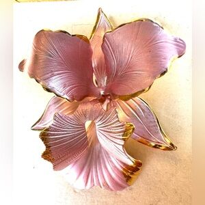 Signed 1982 Cerrito Original Orchid Iris Flower Pin Brooch Pink Gold Tone Box